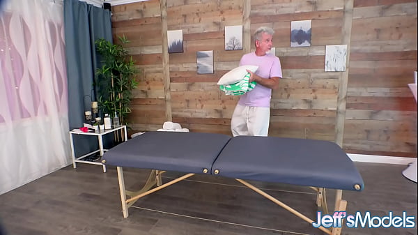 Masseur Uses His Toy Collection to Satisfy BBW Curvy Mary